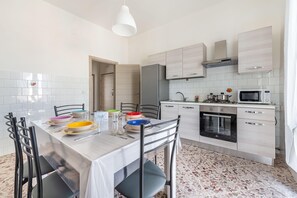 Apartamento | 2 dormitorios y Internet