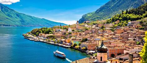 อพาร์ทเมนท์ | 3 ห้องนอน, อินเทอร์เน็ตความเร็วสูง