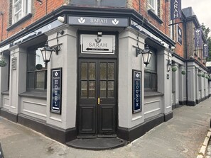 Fachada de la propiedad
