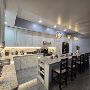 ميكروويف، فرن، ماكينة لصنع القهوة/الشاي، غلّاية كهربائية