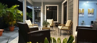 House with pool next to the Tropical Forest 