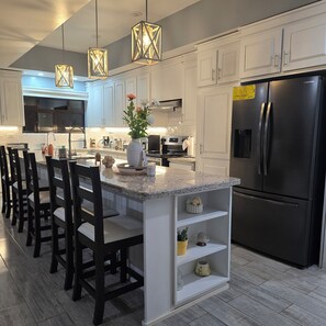 ميكروويف، فرن، ماكينة لصنع القهوة/الشاي، غلّاية كهربائية