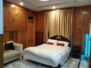 Dobbeltrom – deluxe, fjellutsikt | Strykejern/-brett og wi-fi (inkludert)