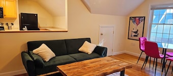Spacious & Convenient 1BR unit-20min to Boston