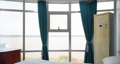 Anqing No.1 Pier Hotel