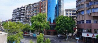 Anqing No.1 Pier Hotel