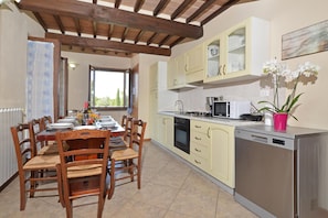 Villa | 4 bedrooms, Internet