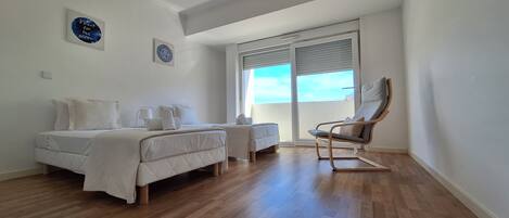 2 chambres, fer et planche à repasser, Wi-Fi gratuit, draps fournis