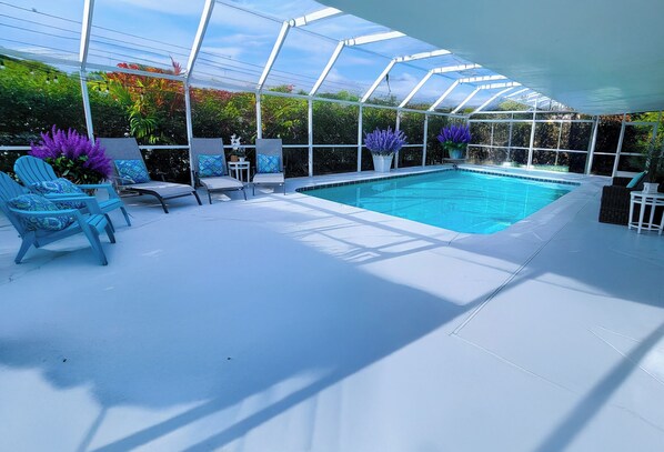 Outdoor pool, a heated pool - Walk to Siesta Key Beach! (Siesta Key)