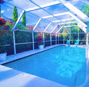 Outdoor pool, a heated pool - Walk to Siesta Key Beach! (Siesta Key)