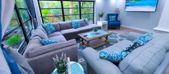 Walk to Siesta Key Beach!