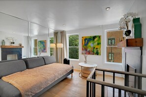 2 quartos, escrivaninha, Wi-Fi de cortesia, roupa de cama