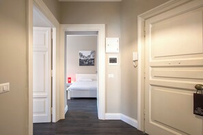 2 bedrooms, in-room safe, iron/ironing board, travel crib - Bright apartment with balcony between the Vatican, Campo de' Fiori and Trastevere (Roma)