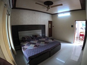 Standard Room, 1 Double Bed, Smoking | Memory foam beds, free WiFi, bed sheets - Staywell Cottage Home Stay (Rishikesh)