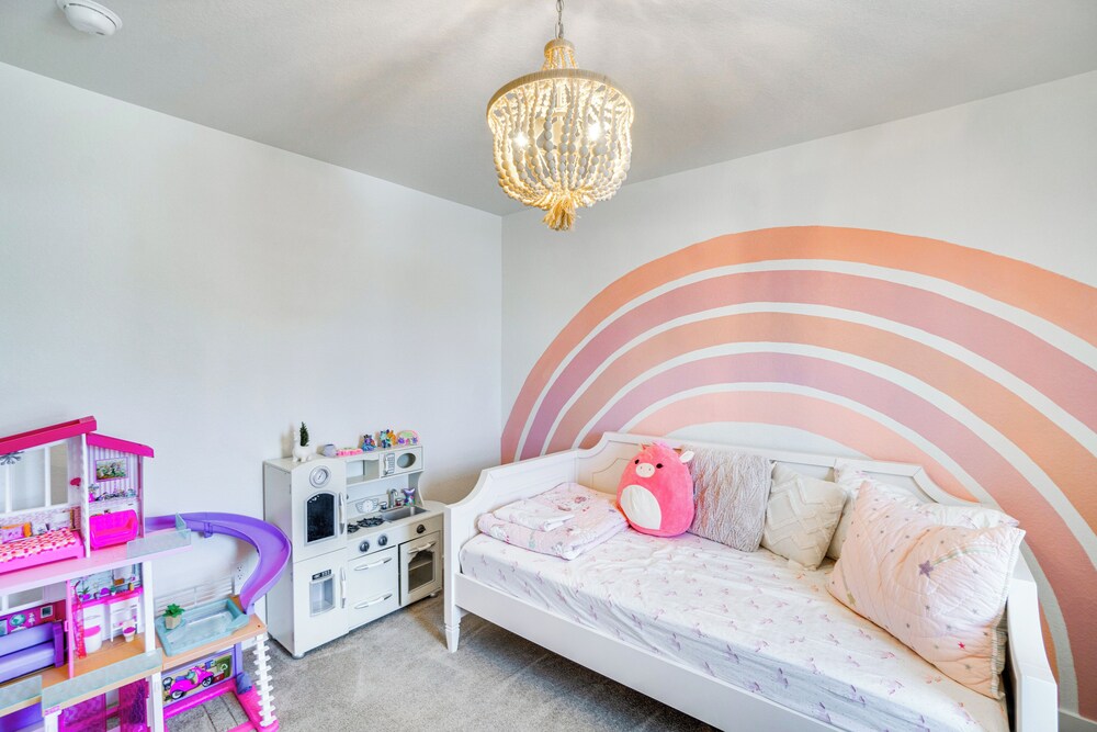 Modern Home in Littleton w/ Balcony & Grills! Douglas County Vrbo