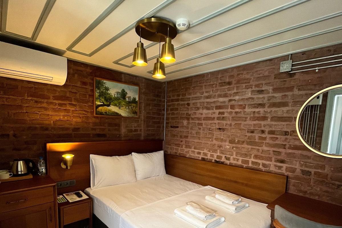 Comfort Single Room, Garden View, Courtyard Area | Egyptian cotton sheets, premium bedding, down duvets, free minibar items