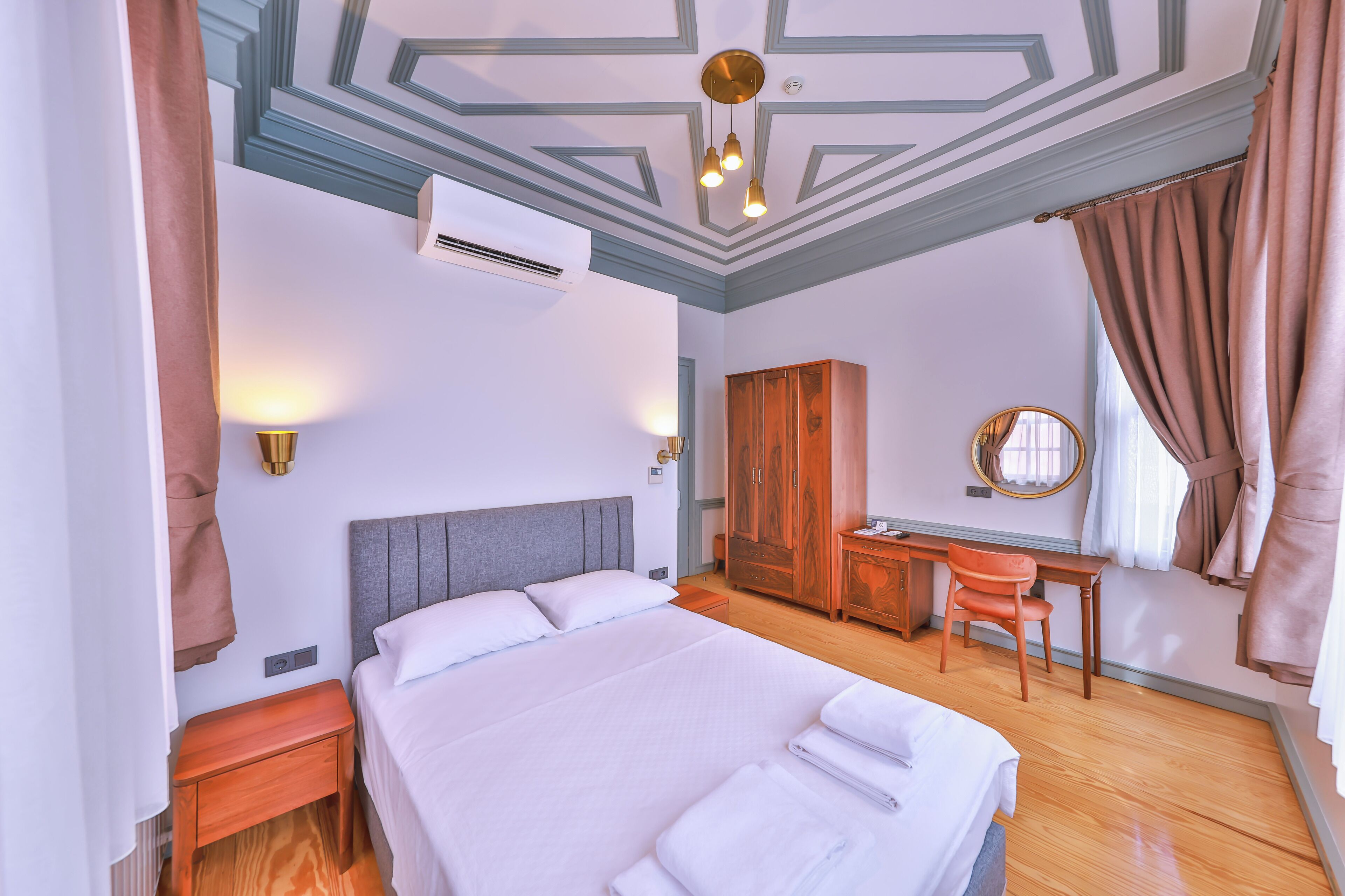 Kamar Double | Seprai katun Mesir, seprai premium, dan selimut bulu angsa