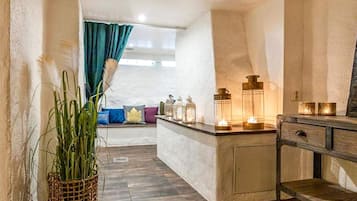 House | Dining