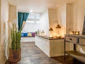 House | Dining