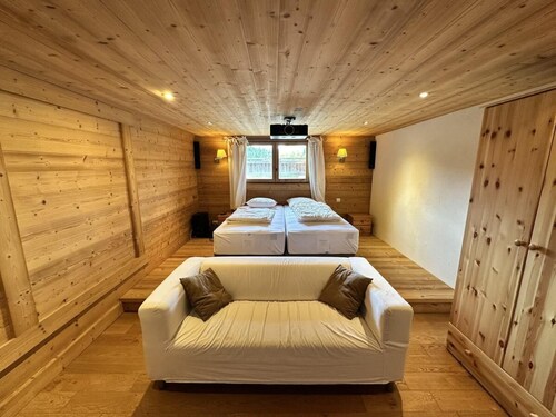 Chalet, ski lifts base, sauna, terrace, balcony, fireplace or stove, tv, 160m², Villard de Lans