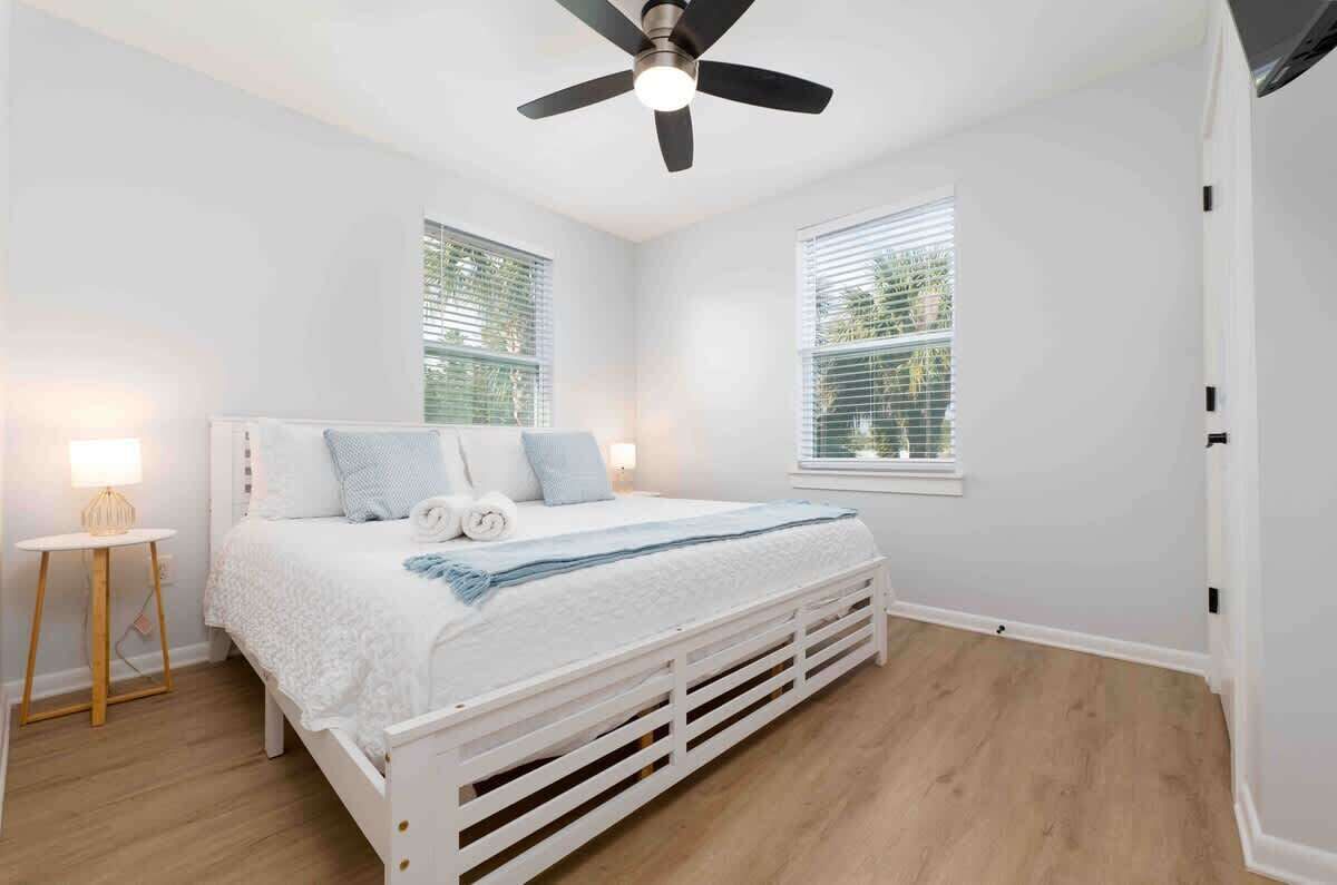 2 bedrooms, iron/ironing board, travel crib, free WiFi