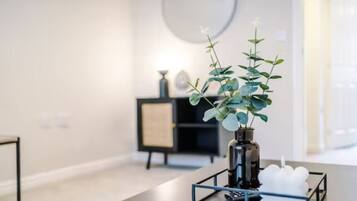 Televisi LED 32-inci dengan saluran TV kabel dan Netflix