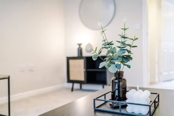 32-inch LED TV with cable channels, Netflix, streaming services - Lovely three bed home Manchester (Bury)