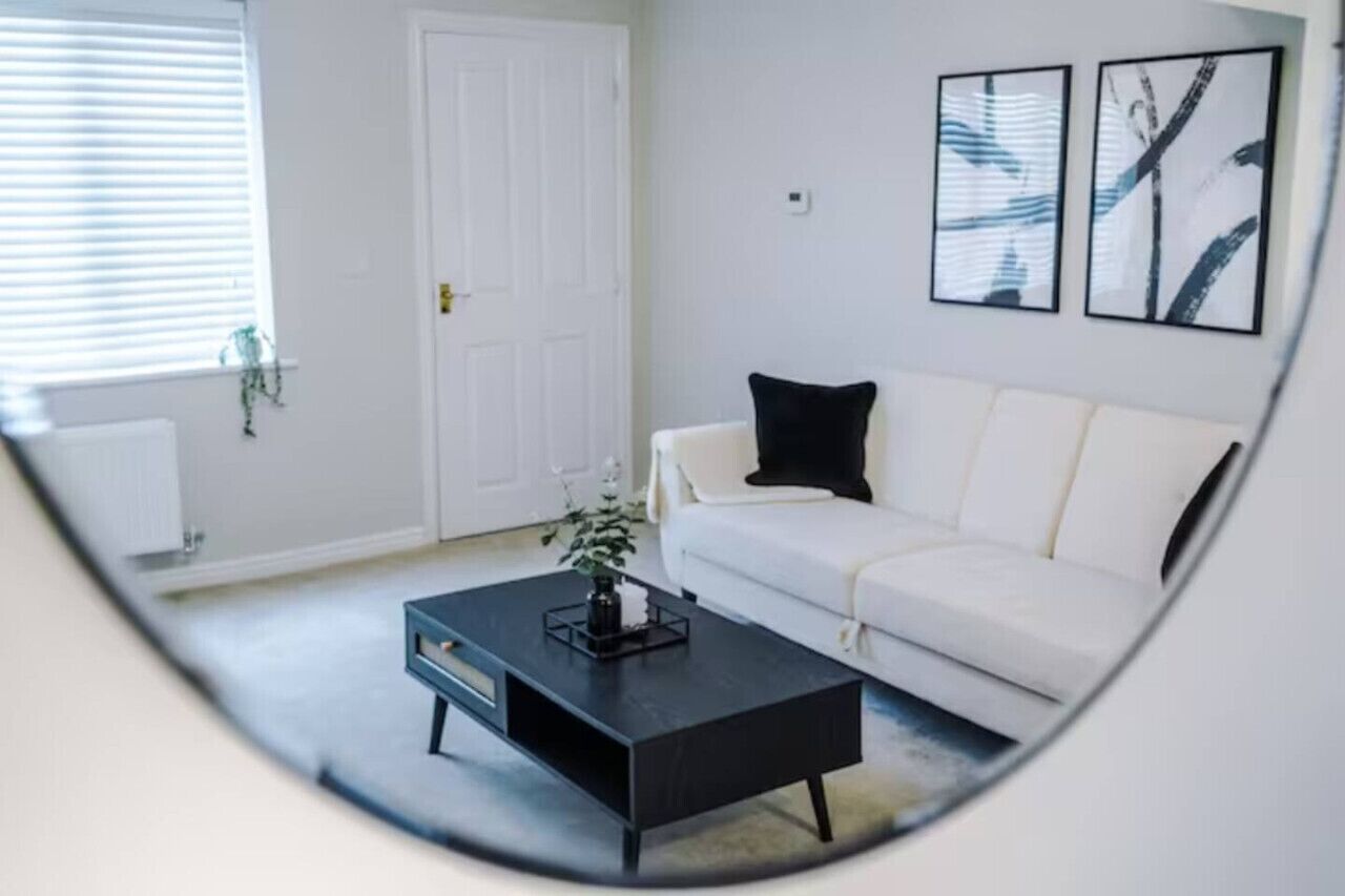 TV LED 32-inch có truyền hình cáp, Netflix, dịch vụ stream 