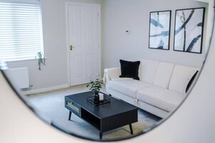 32-inch LED TV with cable channels, Netflix, streaming services