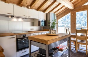 Frigorifero, microonde, forno, lavastoviglie