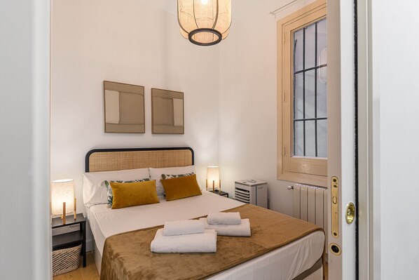 1 habitación, tabla de planchar con plancha y wifi gratis 