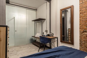 1 chambre, fer et planche à repasser, accès au Wi-Fi (inclus)