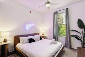 1 habitación, tabla de planchar con plancha, wifi y ropa de cama 