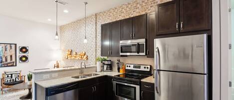 Fridge, microwave, oven, stovetop