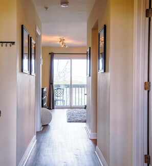 Interior - Riverfront Condo Centrally located Near DT (Nashville)