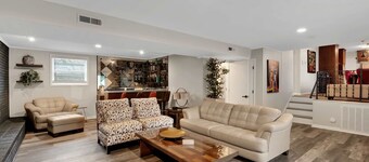 Luxurious 4BR home, Pet friendly!