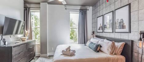 1 slaapkamer, een strijkplank/strijkijzer, wifi, beddengoed