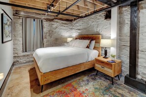 1 habitación, tabla de planchar con plancha, wifi y ropa de cama