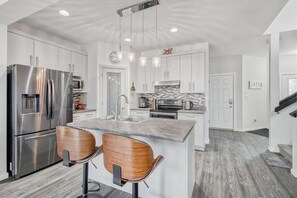 Mikroaaltouuni, uuni, liesi, astianpesukone