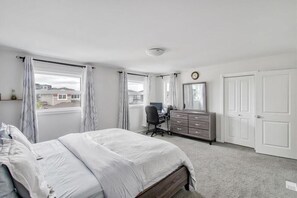3 chambres, fer et planche à repasser, Wi-Fi, literie fournie