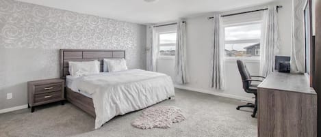 3 bedrooms, iron/ironing board, WiFi, bed sheets