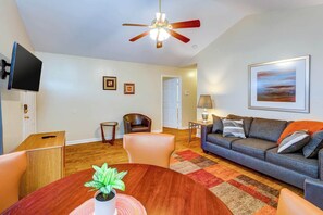 TV - 3 Bedroom Home Perfect for Groups (Nashville)