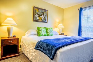 3 bedrooms, iron/ironing board, WiFi, bed sheets