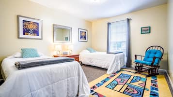 3 bedrooms, iron/ironing board, WiFi, bed sheets