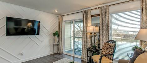 Televisión, chimenea