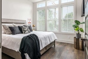 3 bedrooms, iron/ironing board, WiFi, bed sheets