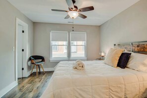 3 chambres, fer et planche à repasser, Wi-Fi, draps fournis