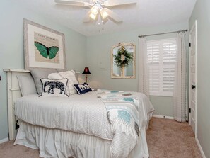 2 bedrooms, iron/ironing board, WiFi, bed sheets