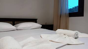 Apartment, Smoking | 4 bedrooms