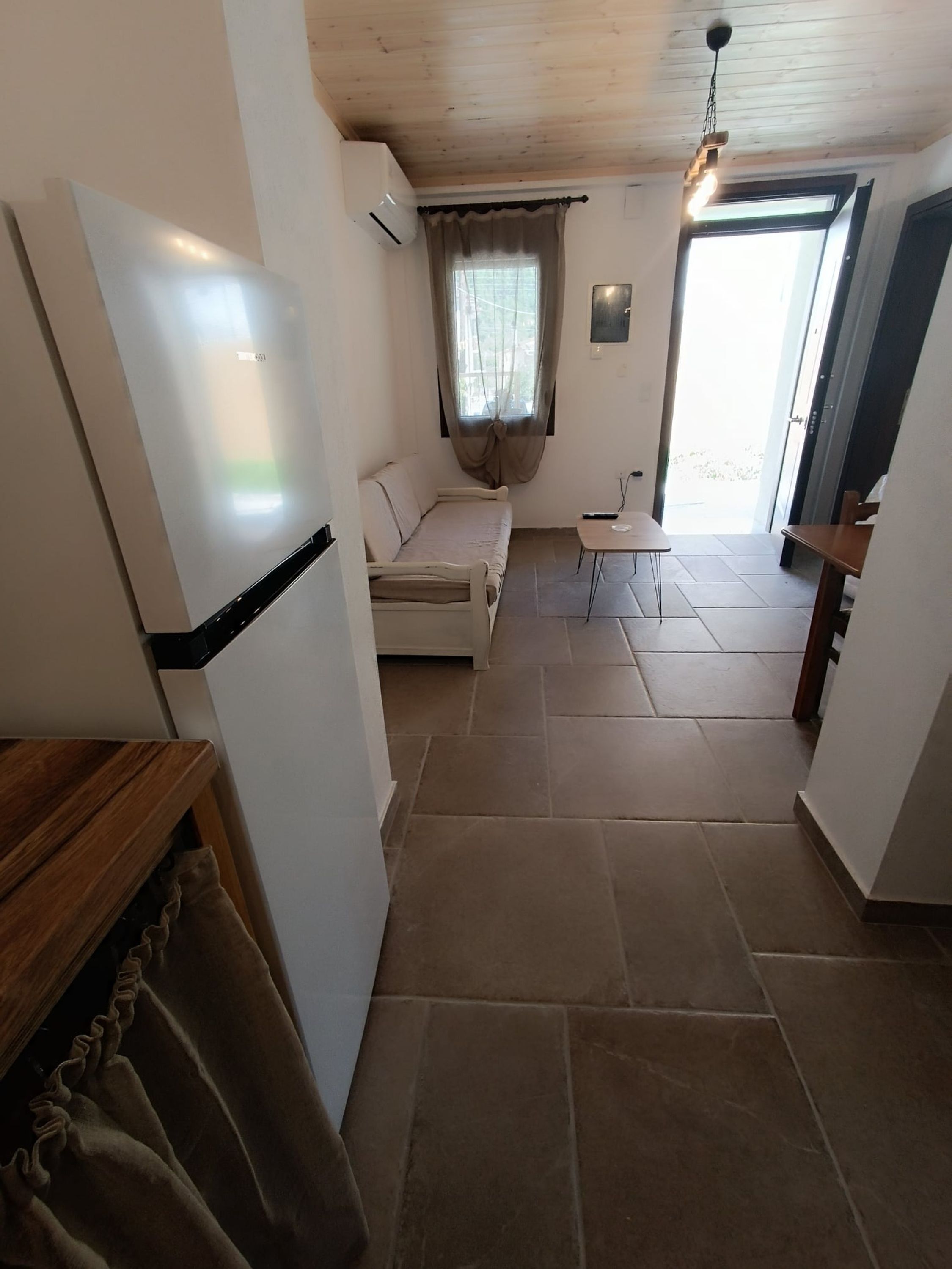 Apartment, Smoking | 4 bedrooms